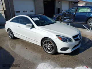 2014 Mercedes-Benz E-Class E 350 with VIN WDDKJ5KB4EF230331, listed as a IAAI auction lot 40656035 with 130,417 mi miles. Bid and sale history available at carsss.com. Image 1.