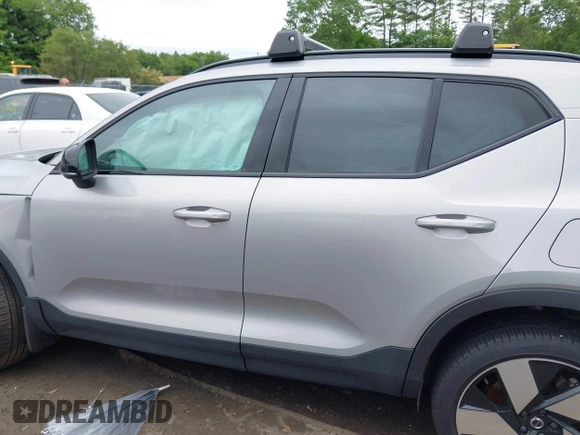 2023 Volvo XC40 Ultimate with VIN YV4ED3UM1P2058851, listed as a IAAI auction lot 42525409 with 11,626 mi miles and . Bid and sale history available at DreamBid. Image 14.