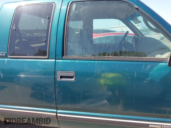 1996 GMC Sierra 1500 z VIN 1GTEK19R6TE514322, wystawiony jako IAAI lot #42253821 z przebiegiem 190 491 mil mil oraz . Historia ofert i sprzedaży dostępna na DreamBid. Obrazek 13.