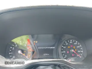 2022 Jeep Compass Latitude z VIN 3C4NJCBB7NT189257, wystawiony jako IAAI lot #42250218 z przebiegiem 13 743 mil mil oraz . Historia ofert i sprzedaży dostępna na DreamBid. Obrazek 7.