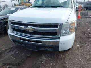 2011 Chevrolet Silverado 1500 LS with VIN 3GCPKREA1BG124050, listed as a IAAI auction lot 41656687 with 200,319 mi miles. Bid and sale history available at carsss.com. Image 13.