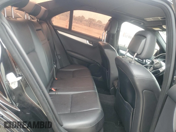 2014 Mercedes-Benz C 250 Sport z VIN WDDGF4HBXEA952747, wystawiony jako Copart lot #53144125 z przebiegiem 162 749 mil mil oraz Szkoda całkowita • Salvage title. Historia ofert i sprzedaży dostępna na DreamBid. Obrazek 10.