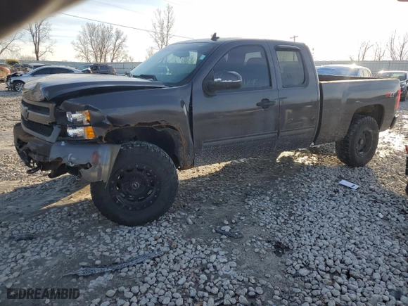 2010 Chevrolet Silverado 1500 LT with VIN 1GCSKSE33AZ227309, listed as a Copart auction lot 44761545 with 180,923 mi miles and Clean Title. Bid and sale history available at carsss.com. Image 1.