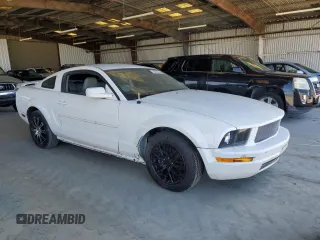 2006 Ford Mustang Standard with VIN 1ZVFT80N565196196, listed as a Copart auction lot 62432655 with 179,502 mi miles and Clean title. Bid and sale history available at DreamBid. Image 4.