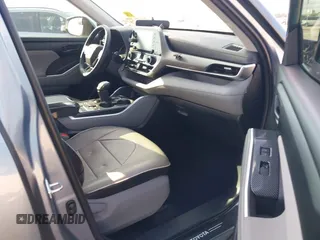 2021 Toyota Highlander L with VIN 5TDZZRAH2MS075954, listed as a IAAI auction lot 41711428 with 145,476 mi miles and . Bid and sale history available at DreamBid. Image 5.