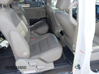 2017 Toyota Sienna XLE Auto Access Seat with VIN 5TDYZ3DC5HS855137, listed as a IAAI auction lot 41657651 with 97,850 mi miles. Bid and sale history available at carsss.com. Image 8.