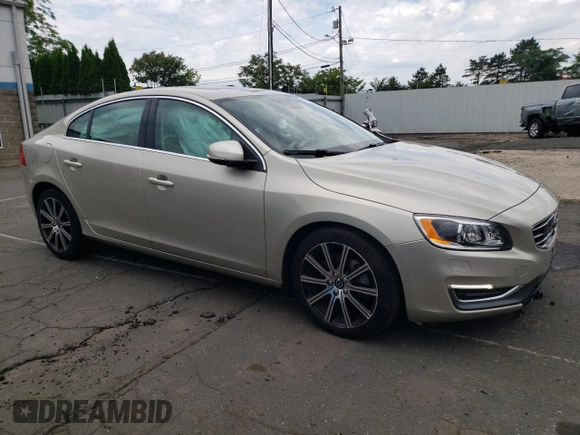 2018 Volvo S60 Inscription Platinum with VIN LYV402TM4JB165792, listed as a Copart auction lot 63076324 with 20,033 mi miles and Salvage Title. Bid and sale history available at carsss.com. Image 4.