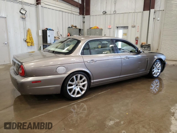2008 Jaguar XJ 8 LWB with VIN SAJWA79BX8SH28580, listed as a Copart auction lot 53297425 with 111,664 mi miles and Non Repairable. Bid and sale history available at DreamBid. Image 3.