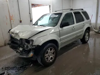 2005 Ford Escape Limited with VIN 1FMYU04145KA78041, listed as a Copart auction lot 70222184 with 113,943 mi miles and Salvage Title. Bid and sale history available at carsss.com. Image 1.