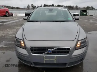 2005 Volvo V50 with VIN YV1MW390752049559, listed as a Copart auction lot 87244364 with 127,789 mi miles and Clean Title. Bid and sale history available at carsss.com. Image 5.