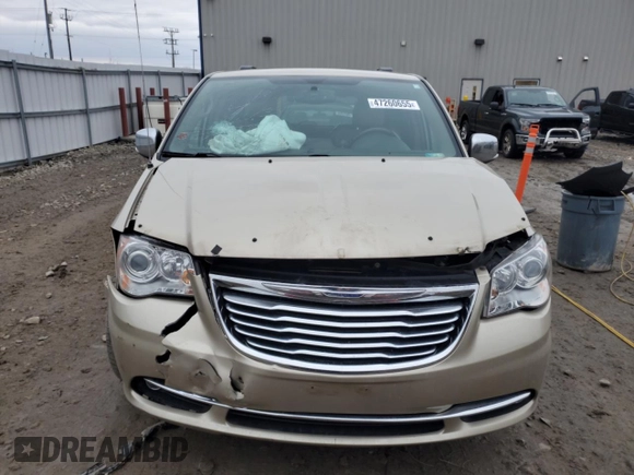 2016 Chrysler Town & Country Limited Platinum with VIN 2C4RC1GG9GR136084, listed as a Copart auction lot 47260655 with 105,413 mi miles and Non Repairable. Bid and sale history available at carsss.com. Image 5.