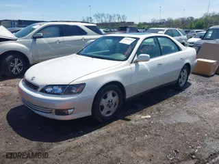 2001 Lexus ES 300 with VIN JT8BF28G510315428, listed as a IAAI auction lot 41936510 with 218,334 mi miles. Bid and sale history available at carsss.com. Image 2.