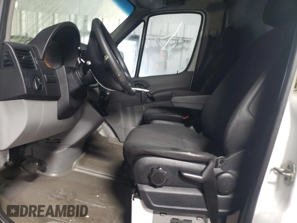 2014 Mercedes-Benz Sprinter Cargo EXT with VIN WD3PE8DC5E5838869, listed as a Copart auction lot 44846725 with 339,493 mi miles and Salvage Title. Bid and sale history available at carsss.com. Image 7.