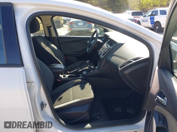 2013 Ford Focus SE with VIN 1FADP3K27DL128775, listed as a IAAI auction lot 42119223 with 138,846 mi miles. Bid and sale history available at carsss.com. Image 5.