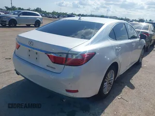 2013 Lexus ES 4dr Sdn with VIN JTHBK1GG7D2067019, listed as a IAAI auction lot 42088189 with 202,667 mi miles. Bid and sale history available at carsss.com. Image 4.