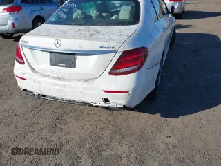 2018 Mercedes-Benz E-Class E 300 with VIN WDDZF4KB6JA377560, listed as a IAAI auction lot 41730305 with 36,477 mi miles. Bid and sale history available at carsss.com. Image 19.