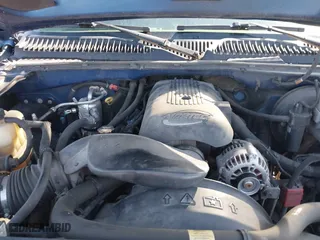 2003 Chevrolet Silverado 1500 LS with VIN 2GCEC19T731369026, listed as a IAAI auction lot 41814490 with 236,597 mi miles. Bid and sale history available at carsss.com. Image 10.