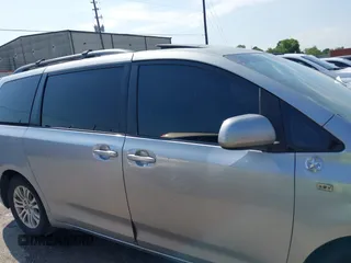 2011 Toyota Sienna XLE AAS with VIN 5TDYK3DC3BS007690, listed as a IAAI auction lot 42044640 with 253,359 mi miles. Bid and sale history available at carsss.com. Image 13.