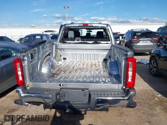 2024 Ford F-250 XL с VIN 1FT7W2BT8REE95869, выставлен на аукционе IAAI как лот 42170240 с пробегом Не указан миль и . История ставок и продаж доступна на DreamBid. Изображение 16.