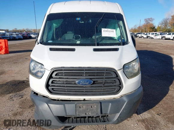 2017 Ford Transit z VIN 1FTYR2CMXHKA39469, wystawiony jako IAAI lot #41052341 z przebiegiem 153 613 mil mil oraz . Historia ofert i sprzedaży dostępna na DreamBid. Obrazek 12.