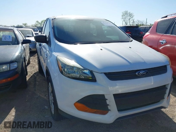2013 Ford Escape S with VIN 1FMCU0F74DUD19224, listed as a IAAI auction lot 42020707 with 211,040 mi miles. Bid and sale history available at carsss.com. Image 1.