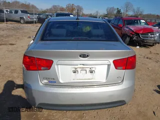 2010 Kia Forte EX z VIN KNAFU4A24A5862810, wystawiony jako IAAI lot #41141468 z przebiegiem 267 768 mil mil oraz . Historia ofert i sprzedaży dostępna na DreamBid. Obrazek 16.