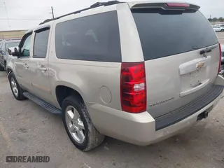 2007 Chevrolet Suburban LT with VIN 3GNFC16J77G130510, listed as a IAAI auction lot 41378042 with 152,459 mi miles. Bid and sale history available at carsss.com. Image 3.