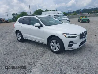 2022 Volvo XC60 Momentum z VIN YV4L12RK7N1052492, wystawiony jako IAAI lot #42804840 z przebiegiem 33 704 mil mil oraz . Historia ofert i sprzedaży dostępna na DreamBid. Obrazek 1.