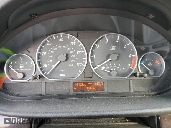 2003 BMW 3 Series 330Ci with VIN WBABS53433EV90570, listed as a Copart auction lot 43484075 with 147,082 mi miles and Salvage Title. Bid and sale history available at carsss.com. Image 9.