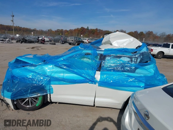 2018 Toyota Highlander SE with VIN 5TDJZRFH8JS892072, listed as a IAAI auction lot 40764404 with Not provided miles and . Bid and sale history available at DreamBid. Image 13.