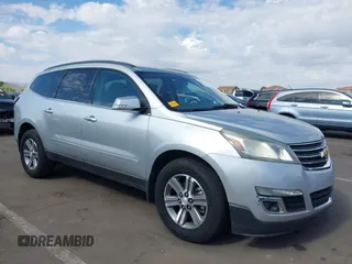 2016 Chevrolet Traverse LT z VIN 1GNKRGKD5GJ304525, wystawiony jako IAAI lot #42207360 z przebiegiem 124 193 mil mil oraz . Historia ofert i sprzedaży dostępna na DreamBid. Obrazek 1.