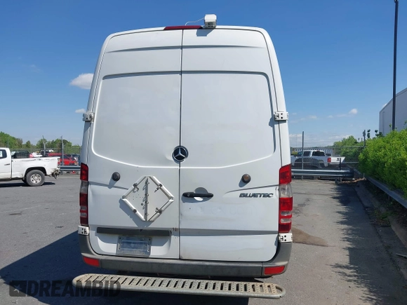 2011 Mercedes-Benz Sprinter Cargo with VIN WD3PE8CB8B5590637, listed as a IAAI auction lot 41392516 with 452,249 mi miles. Bid and sale history available at carsss.com. Image 16.