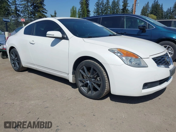 2009 Nissan Altima 3.5 SE with VIN 1N4BL24EX9C140138, listed as a IAAI auction lot 42111113 with 178,213 mi miles. Bid and sale history available at carsss.com. Image 1.