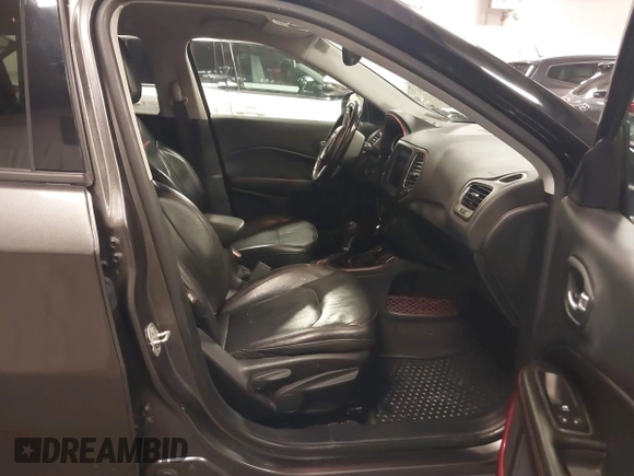 2018 Jeep Compass Trailhawk with VIN 3C4NJDDB4JT210451, listed as a IAAI auction lot 41239258 with 90,552 mi miles and . Bid and sale history available at carsss.com. Image 5.