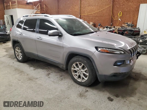 2018 Jeep Cherokee Latitude Plus z VIN 1C4PJLLB7JD590136, wystawiony jako Copart lot #64295715 z przebiegiem 143 699 mil mil oraz Szkoda całkowita • Salvage title. Historia ofert i sprzedaży dostępna na DreamBid. Obrazek 4.