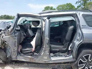 2021 GMC Acadia SLT z VIN 1GKKNMLS8MZ174774, wystawiony jako IAAI lot #42232686 z przebiegiem Nie podano mil oraz . Historia ofert i sprzedaży dostępna na DreamBid. Obrazek 13.