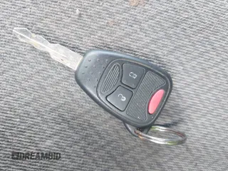 2006 Chrysler Town & Country LX z VIN 1A4GP44R16B751237, wystawiony jako IAAI lot #42276090 z przebiegiem 229 450 mil mil oraz . Historia ofert i sprzedaży dostępna na DreamBid. Obrazek 11.