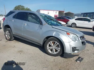 2015 Chevrolet Equinox LS z VIN 2GNALAEK4F1180762, wystawiony jako IAAI lot #42279118 z przebiegiem 94 915 mil mil oraz . Historia ofert i sprzedaży dostępna na DreamBid. Obrazek 1.