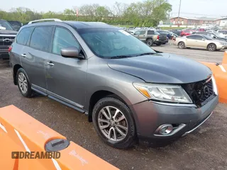 2016 Nissan Pathfinder SV with VIN 5N1AR2MN9GC629224, listed as a IAAI auction lot 42069279 with 172,227 mi miles. Bid and sale history available at carsss.com. Image 1.