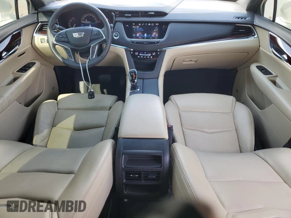 2017 Cadillac XT5 Luxury FWD with VIN 1GYKNBRS8HZ235385, listed as a Copart auction lot 55817055 with 29,590 mi miles and Salvage Title. Bid and sale history available at DreamBid. Image 8.