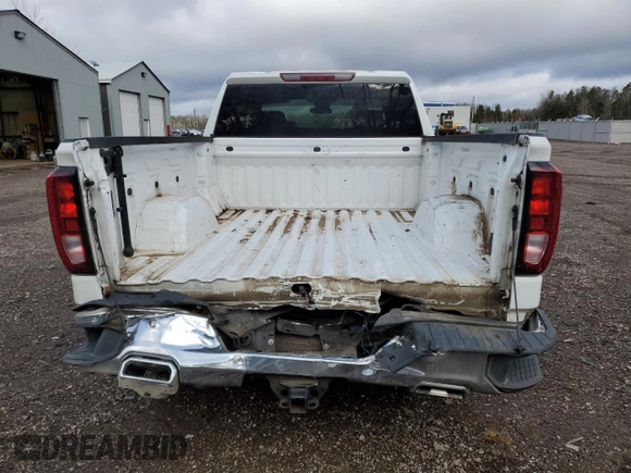 2022 GMC Sierra 1500 with VIN 1GTVUBETXNZ511808, listed as a Copart auction lot 82582724 with 81,748 mi miles and Salvage Title. Bid and sale history available at DreamBid. Image 6.