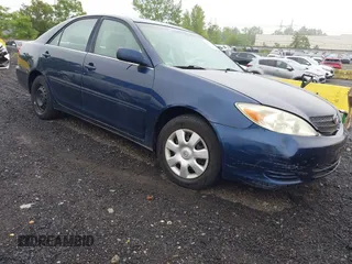 2002 Toyota Camry LE z VIN 4T1BE32K72U502618, wystawiony jako IAAI lot #42461305 z przebiegiem 132 139 mil mil oraz . Historia ofert i sprzedaży dostępna na DreamBid. Obrazek 1.