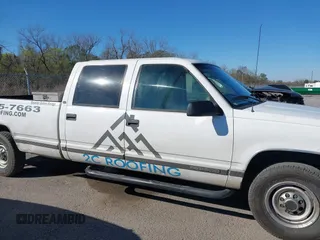 1999 GMC Sierra 3500 z VIN 1GTGC33R4XF094778, wystawiony jako IAAI lot #41229630 z przebiegiem 199 345 mil mil oraz . Historia ofert i sprzedaży dostępna na DreamBid. Obrazek 15.