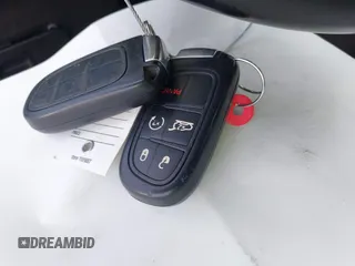 2017 Jeep Cherokee Latitude с VIN 1C4PJLCB7HW507397, выставлен на аукционе IAAI как лот 42382161 с пробегом 87 359 миль миль и . История ставок и продаж доступна на DreamBid. Изображение 11.