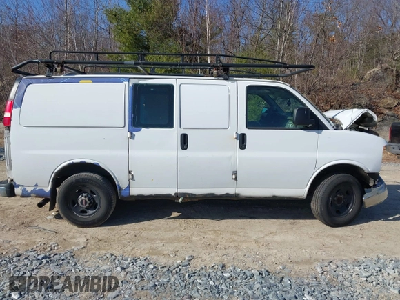 2007 GMC Savana Cargo with VIN 1GTGG25V771121736, listed as a IAAI auction lot 41805051 with 256,805 mi miles. Bid and sale history available at carsss.com. Image 13.