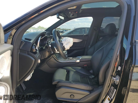 2019 Mercedes-Benz GLC with VIN WDC0G4JB5KV183673, listed as a Copart auction lot 71977992 with 61,125 mi miles. Bid and sale history available at carsss.com. Image 7.
