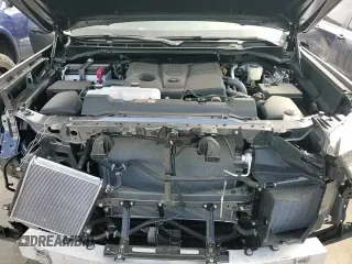 2025 Toyota Tundra SR5 with VIN 5TFLA5ECXSX038145, listed as a Copart auction lot 41817995 with 4,421 mi miles and Salvage title. Bid and sale history available at DreamBid. Image 13.