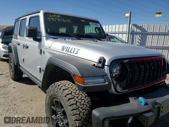 2024 Jeep Wrangler Willys z VIN 1C4RJXN6XRW203949, wystawiony jako Copart lot #49070605 z przebiegiem 10 907 mil mil oraz Czysty tytuł • Clean title. Historia ofert i sprzedaży dostępna na DreamBid. Obrazek 12.