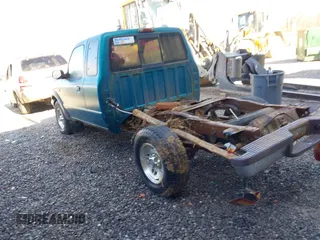 1997 Ford Ranger XLT with VIN 1FTDR15X1VTA79445, listed as a IAAI auction lot 40827592 with 209,896 mi miles. Bid and sale history available at carsss.com. Image 3.