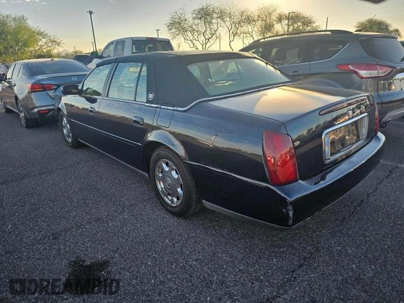 2004 Cadillac DeVille z VIN 1G6KD54Y64U133194, wystawiony jako Copart lot #82262914 z przebiegiem 148 721 mil mil oraz Czysty tytuł • Clean title. Historia ofert i sprzedaży dostępna na DreamBid. Obrazek 3.